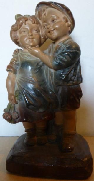 null Sculpture en plâtre polychrome représentant deux enfants H: 25 cm