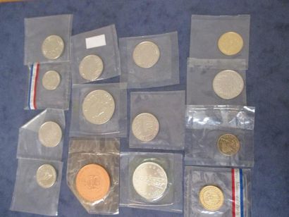 null Vingt trois pièces d'ESSAI de monnaies étrangères frappées par la Monnaie de...