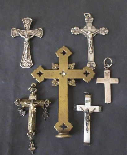 null Lot de six crucifix en métal