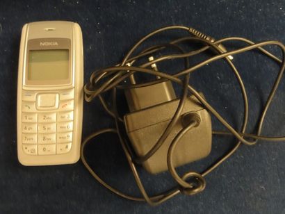 null Téléphone portable NOKIA modèle 1110i type RH93