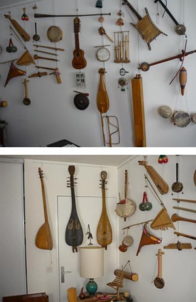 null Lot d'instruments de musique: guitares, tambourinn, luth, violon oriental