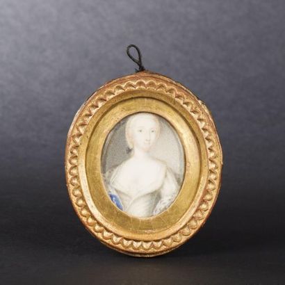 ÉCOLE ALLEMANDE de la fin du XVIIIe siècle Portrait de femme Miniature ronde sur...