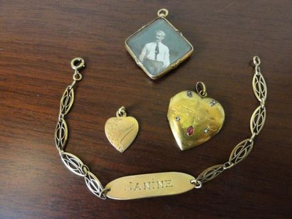 null Lot en or jaune: Petit bracelet gravé Janine Poids: 5,6 gr., pendentif coeur...