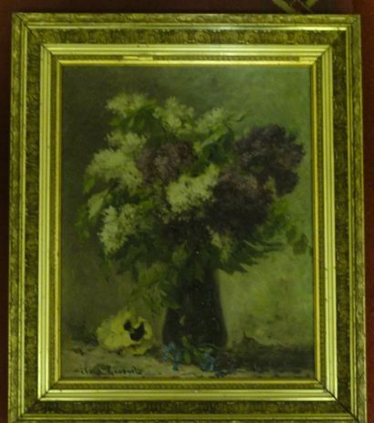 Elisa GEORGET (1843-1914) Vase de lilas. Huile sur toile signée en bas à gauche....