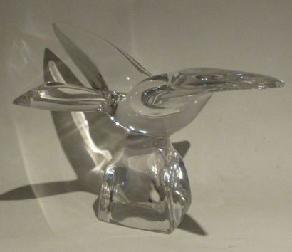 DAUM France Sculpture oiseau en cristal H: 16 cm (accident au bout des ailes et du...