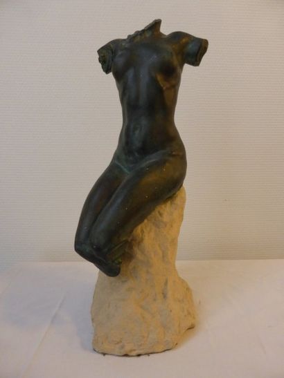 null Buste de femme en résine patiné, Reproduction du Musée du Louvre H: 40 cm.