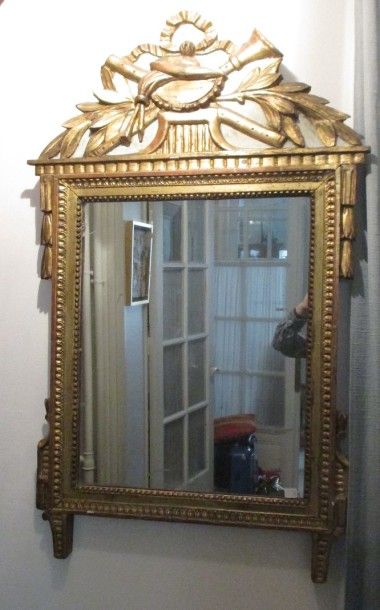 null Glace en bois doré Epoque Louis XVI (restaurations, repeints) 104x63 cm