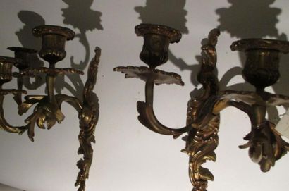 null Paire d'appliques en bronze à 3 lumières, style Louis XV