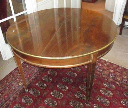 null Table de salle à manger ronde en bois teinté de style Louis XVI H: 74 cm, diam:...