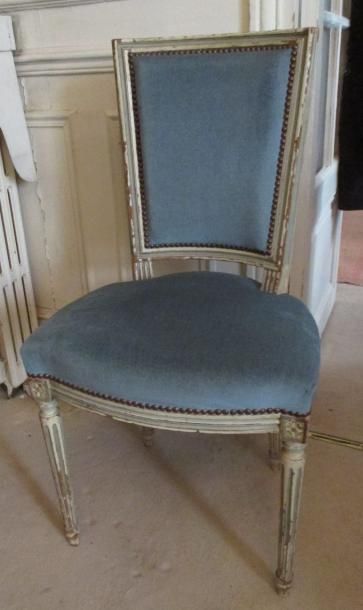 null Six chaises cabriolet en bois laqué crème et bleu style Louis XVI
