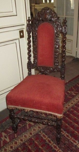 null Trois chaises en bois naturel à haut dossier ajouré style Néo Renaissance(*...