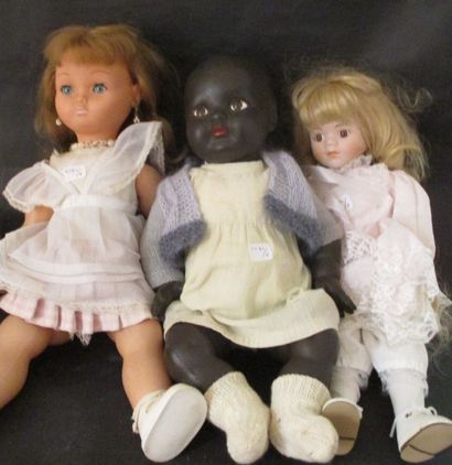 null Lot de deux poupées et un nourrisson noir en plastique et celluloïde