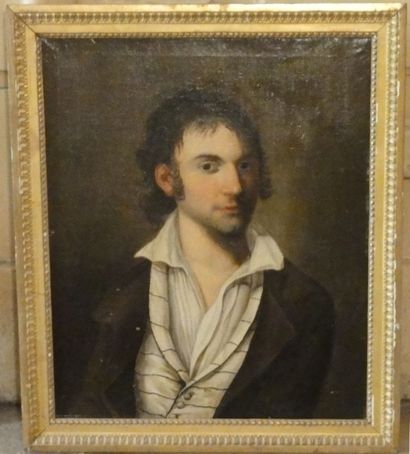 École FRANÇAISE vers 1790 Portrait d'homme en buste, chemise ouverte et gilet Huile...