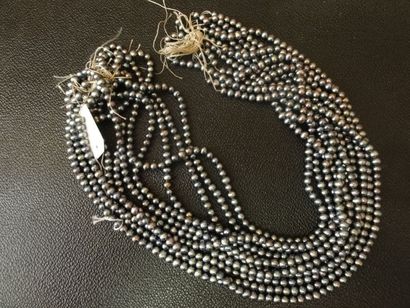 null Collier à multiples rangs de perles grises (11 rangs) (manque le fermoir)