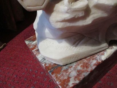 G GIOVANNONA 
Buste d'Alexandre
Sculpture en marbre blanc (Important accident à la...