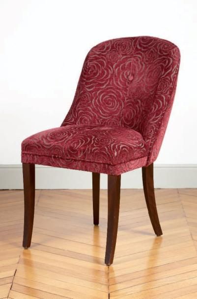 null Chaise en bois noirçi garnie d'un tissus rose
H.: 88 - L.: 49 - P.: 60 cm