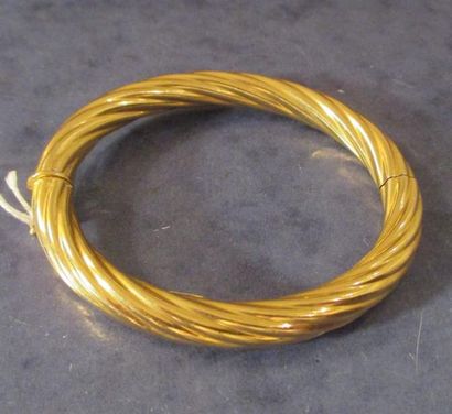 null Bracelet rigide en or jaune 18k torsadé, pds: 20 g.