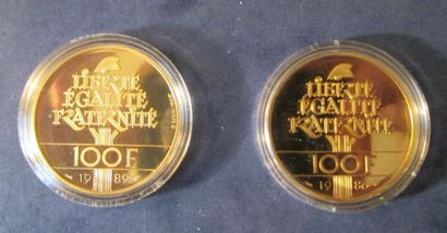 null Deux Pièces de 100 FF en or 1986, 1989, dans leur boite de la Monnaie de Pa...
