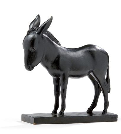 null Armand PETERSEN (d'après)

L'anon du Poitou

Sculpture en bronze patine noire...
