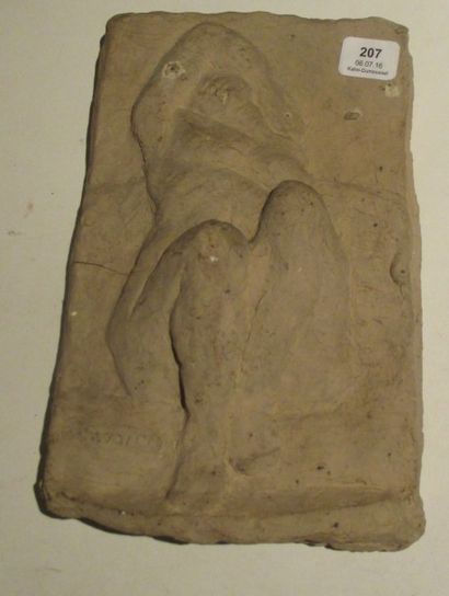 null Elisée CAVAILLON (1873-1954)

Femme nue au bras levé

Bas relief en terre cuite,...