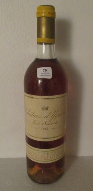 null 1 bouteille CH. D'YQUEM, 1° Cru Supérieur Sauternes 1982	 (es, TLB) 

