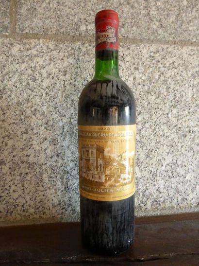 null 1 bouteille CH. DUCRU-BEAUCAILLOU, 2° cru Saint-Julien 1970 (ets, LB) 

