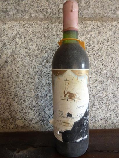 null 5 bouteilles CH. MOUTON BARONNE-PHILIPPE, 5° cru Pauillac 1979 (eta, 2 TLB,...