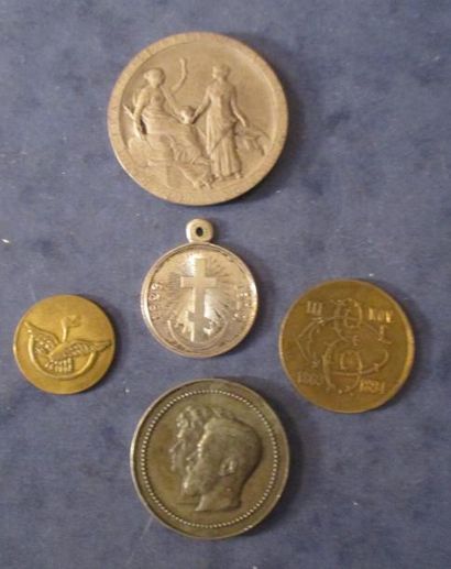 null Cinq pièces commémoratives dont une sur l'ouverture du Canal de Suez 1869 en...