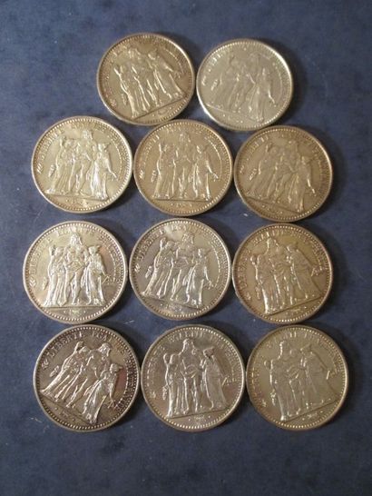 null (*) Onze pièces de 10 FF Hercules en argent