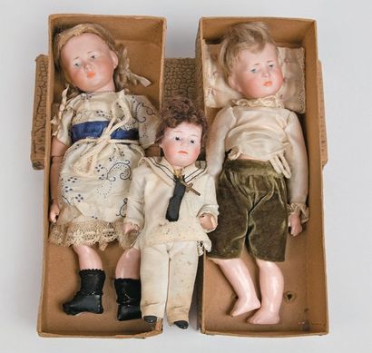 KAMMER et REINHARDT "PETER" et "MARIE" Couple de poupées à têtes caractérisées en...