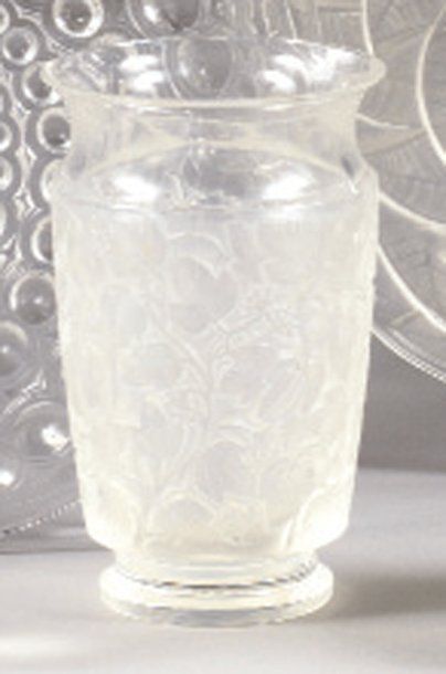 LALIQUE René (1860-1945) Vase, modèle " Deauville " (1941). Epreuve en cristal clair...