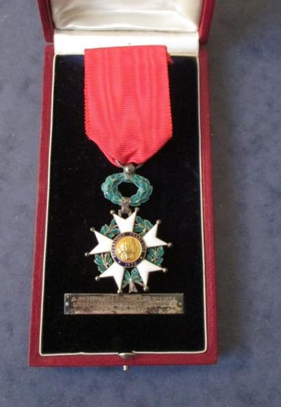 null Médaille de chevalier de la Légion d'Honneur dans son coffret d'origine.