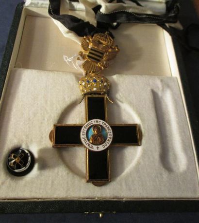 null Croix de Commandeur de l'Ordre de Saint Eugène de TREBIZONDE en métal doré émaillé,...