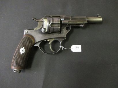 null Revolver réglementaire modèle 1874. Fabrication de 1877. Arme en bon état e...