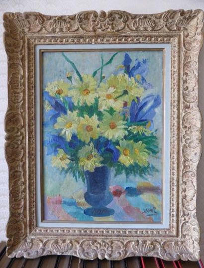J. NIEL "Bouquet de fleurs"

Huile sur carton signée en bas à droite

46 x 33 cm...