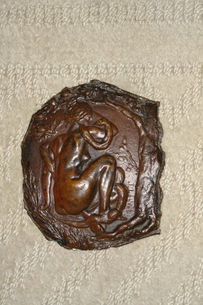 LOYSEL Jacques (1867-1925) "Eve et le serpent sous un arbre" . Bas-relief en bronze...