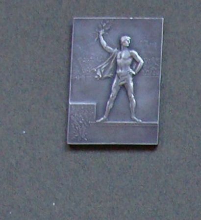 null [Paris, 1900] Médaille Education physique en bronze argenté, offerte par le...