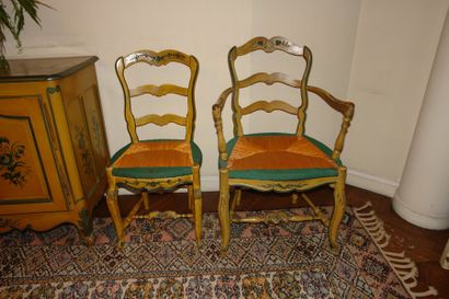 null Suite de douze chaises & deux fauteuils de salle a manger, paillés, en bois...