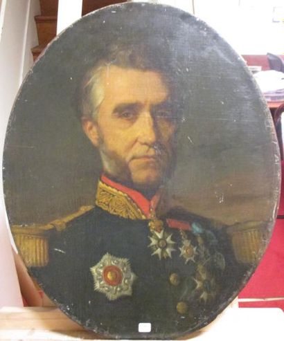 ECOLE DU XIXème s "Portrait du Général FOY"
Huile sur toile marouflée sur panneau
62...