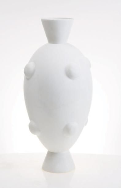 Olivier GAGNÈRE (Né en 1952) Vase «Mine» (créé en 1989) en faïence à corps ovoïde...