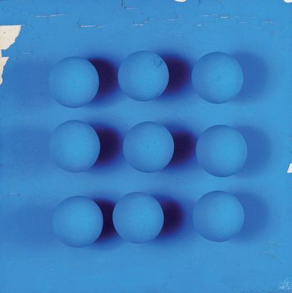 Antonio ASSIS (né en 1932) Boules tactiles.
Monochrome bleu. 1969.
Relief-Mobile...