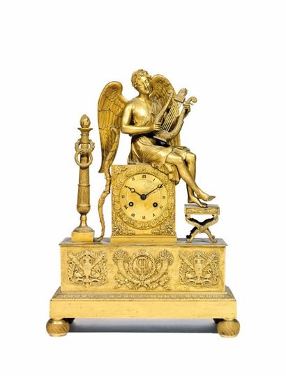 null Pendule borne en bronze à décor d'Apolon jouant de la Lyre, époque Restaura...