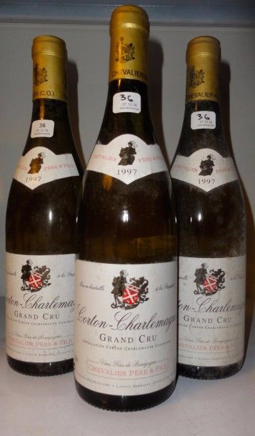 null 3 bouteilles CORTON CHARLEMAGNE, Chevalier 1997 (es) 

