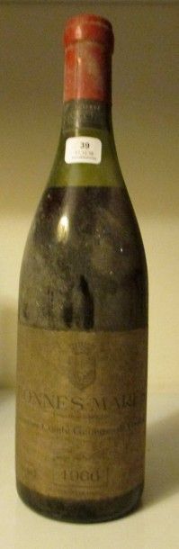 null 2 bouteilles BONNES-MARES, Comte de Vogüe 1966 (ets, MB) 

