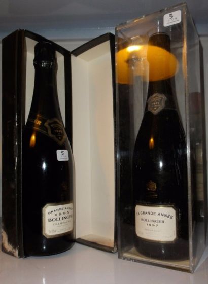 null Ensemble de 2 bouteilles :				

1 bouteille CHAMPAGNE "Grande année", Bollinger...