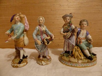 Meissen XIX Un groupe d'enfants musiciens en porcelaine polychrome etun couple de...