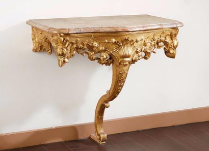 null Console en bois sculpté doré de fleurs, Epoque Louis XV, plateau marbre rapporté

H...