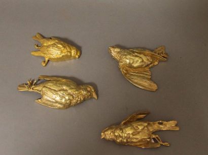 null Lot de quatre sculptures en bronze doré en forme d'oiseaux morts

L : 10,5-11-12...
