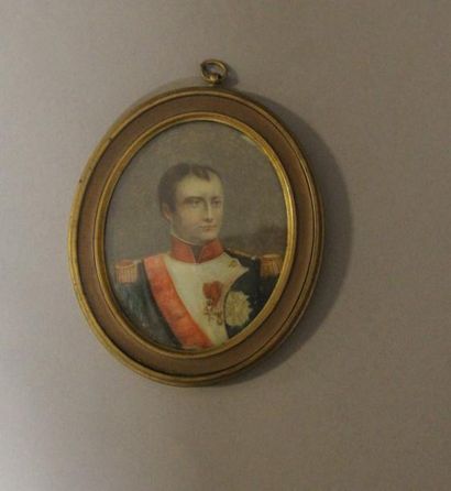null Ecole moderne

"Portrait de Napoléon Ier de 3/4"

Miniature ovale signée

9...
