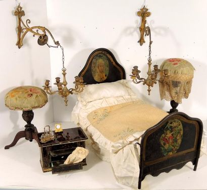 null Lot d’accessoires de poupée de mode, 19ème siècle, comprenant lit en tôle, époque...